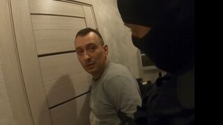 Розыгрыш омон смотреть до конца поздравления с др Женька спецназ ОМОН