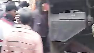 Railgadi ne raksha ko takkar se uda Diya