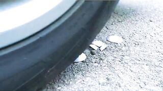 Esmagando coisas crocantes e macias de carro! EXPERIMENT CAR vs Pirâmide de Vidro