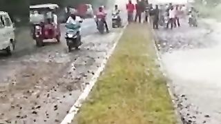 ধস রাজ্য সড়কে