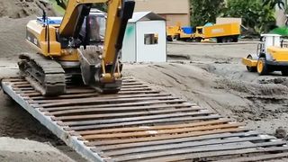 RC Excavator