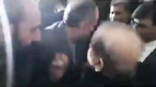Mandate to Imran khan ko Diya hai wazir e Azam banne ka