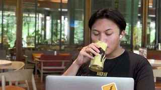 Rizky febian melongo minumannya di abisin