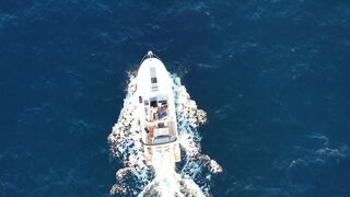 "Yacht Serenity: Luxurious Sailings on Tranquil Waters"