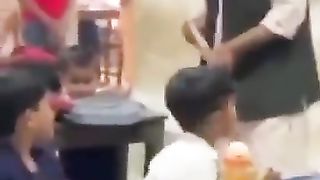 ট্যাক্সিচালক বানিয়ে  ফেললেন  স্কুল