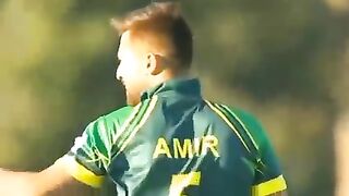 Muhammad Amir bowling