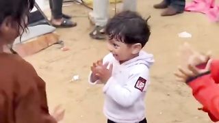 اتنا ظلم اور جبر ہونے کے بعد بھی ان کے چہروں پہ مسکراہٹ تو دیکھیں واہ سبحان اللہ۔۔۔