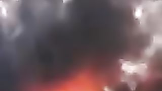 জামুরিয়ায় সাত সকালে কারখানায় আগুন