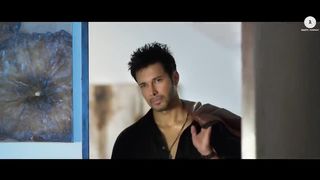 SUNNY LEONE DESI GIRL  SONG