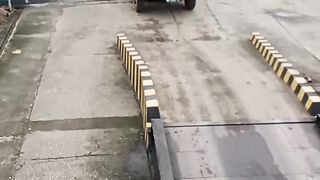 Truck timbang masuk