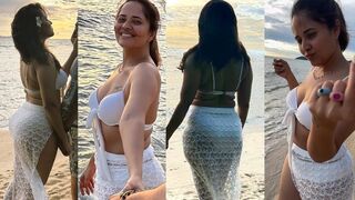 Anasuya Bharadwaj  in Bikini for 1st time