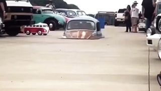 How's is he driving that ????
