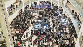 The Mall just so Crowded with People that attend Japan Event!!!