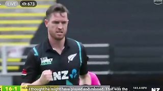 Australia lost 1st wicket