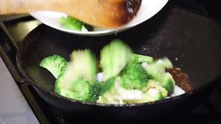 funny squid wok cooking