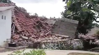 Tragedy in Asia! Dozens of houses are collapsed from M5.6 earthquake in Cianjur