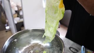 食品サンプルを作るプロセス。53年間食品サンプルを作ってきた71歳の職人。