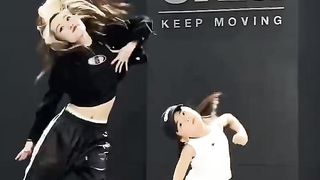 ℹ️ She is a full slay on this choreo ????