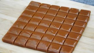 Hanya Dengan 3 Bahan, Mudah Dan Enak! Permen Karamel.