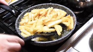 wonderful fries in an oil bath