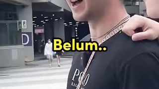 Bule nyobain makanan indonesia