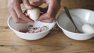 How to boil egg