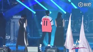 Phu Long Phi JA Live concert: