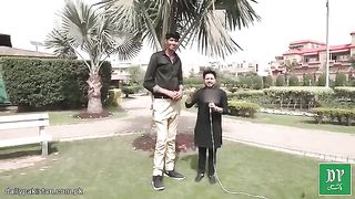 7 foot 9 inch lamba Pakistani larka..