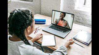 Curso inglês com a gringa o que tem neste curso