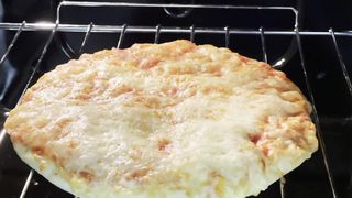 oven cheese pizza so good