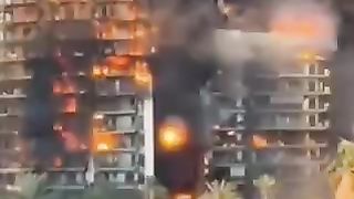שריפת ענק בבניין מגורים במזרח ספרד