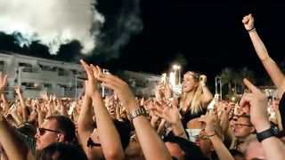 David Guetta & Bebe Rexha - I'm Good (Blue) [Live Performance].