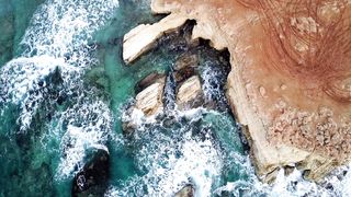 A beautiful video of seashore.
