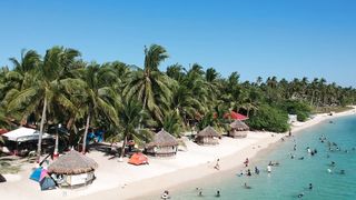A beautiful short video of a beach.