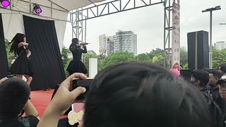This Girlband Rocks The Japan Festival and So Crowded!!!