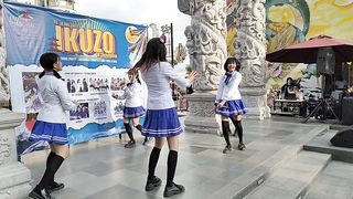 The Girlband just Attractive Awesome and Rock the Festival with a Great Song!!!