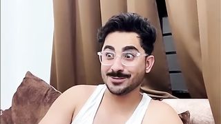 koi jugarhh  lgaaooo..kharchaa bohot horhaa hai..