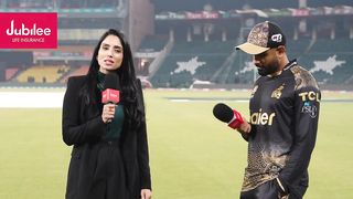 #BabarAzam talks to #ZainabAbbas about the #BefikerMoment of the Match.