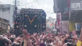 Girl school college dance viral video