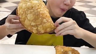 БОЛЬШИЕ ЧЕБУРЕКИ????
