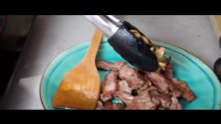 Бефстроганов из говядины. Рецепт классического бефстроганов