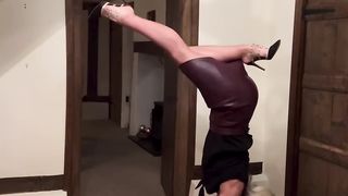 The girl shows her capabilities