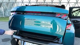 Trunk features of the all-new Peugeot 3008, here as Peugeot e-3008 (EV).