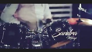 Sandra_Mbuyi-_Medley___clip_officiel(240p).