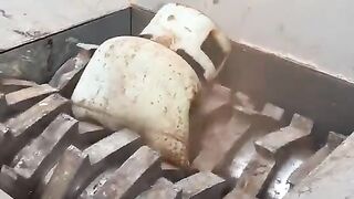 Shader machine crushing a slender
