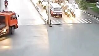 bad driving example | driving safety tips | how do road accidents occur