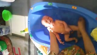 how to bathe a baby