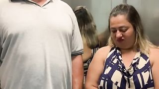 Onde fica a saída de emergência