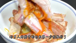 炸排骨時，到底是放澱粉和還是麵粉，學會一招，外酥里嫩，超好吃