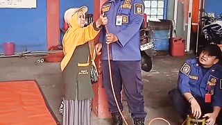 Belajar padamkan api kebocoran gas